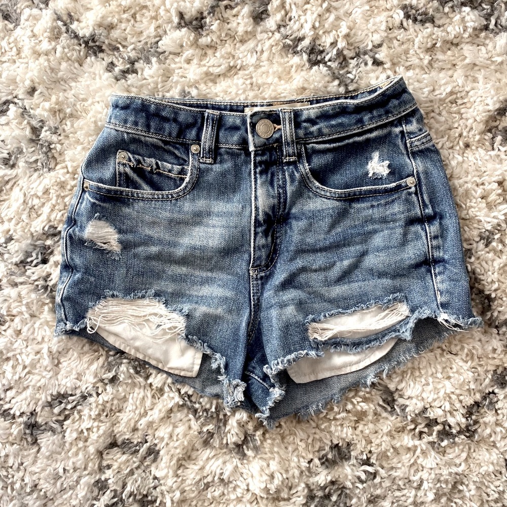 🌴medium wash distressed garage festival short
